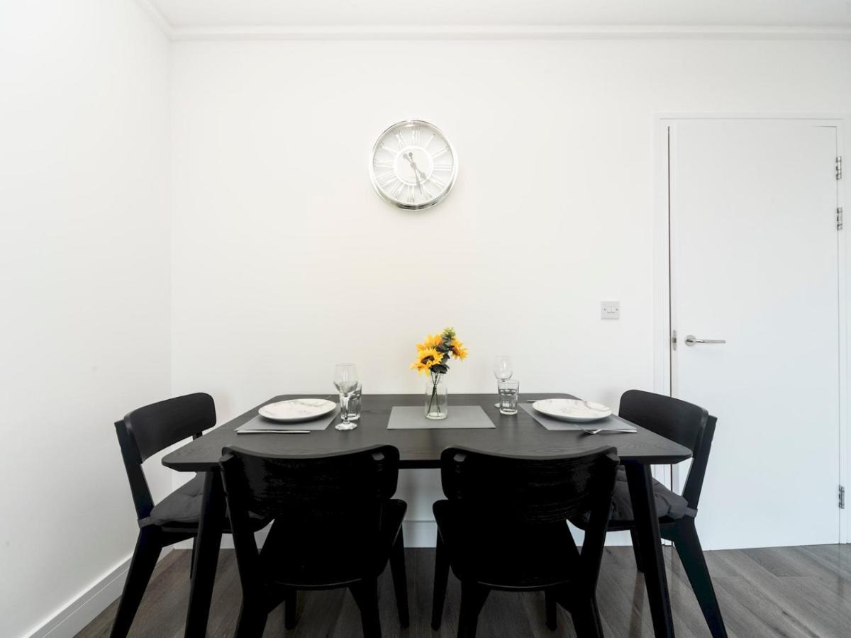 Apartament Pass The Keys Riverside Amazing Flat In Close To The O2 Londra
